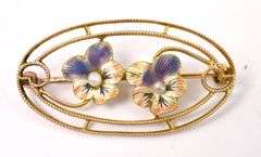 Cute Flower Pin With Pearl In Yellow Gold