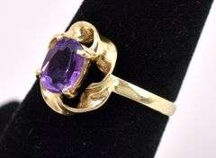 Beauteous Purple Amethyst Ring In Yellow Gold