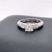 14K WHITE GOLD ENGAGEMENT RING WITH DIAMONDS