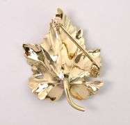 Beautiful Leaf Pin With Diamond In 14K Yellow Gold