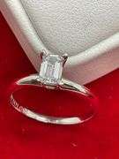 CERTIFIED BRAND NEW LADIES 14K WHITE GOLD AND DIAMOND SOLITAIRE RING