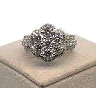 14K WHITE GOLD ENGAGEMENT RING WITH DIAMONDS