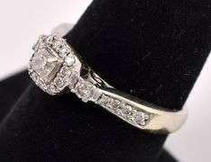Gorgeous Diamond Ring In 14K White Gold