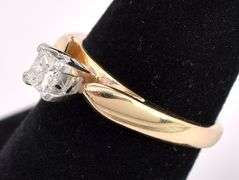 Brilliant Approx. 0.22 CTW Diamond Ring in 14K Yellow Gold