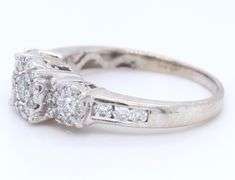 Dazzling White Gold 1ctw Diamond Cluster Engagement Ring