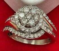 CERTIFIED LADIES 14K GOLD AND DIAMOND CLUSTER RING