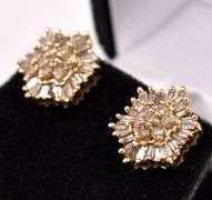 Sparkling Diamond Stud Earring In Yellow Gold