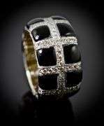 Absolutely Stunning High-End 18K Onyx and Diamond Band