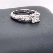 14K WHITE GOLD ENGAGEMENT RING WITH DIAMONDS