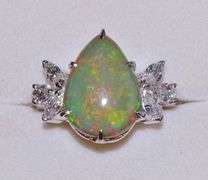 AMAZING 18KT GOLD, AUSTRALIAN OPAL, & DIAMOND COCKTAIL RING!