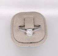 14K WHITE GOLD ENGAGEMENT RING WITH DIAMOND