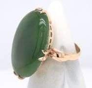 Vintage Yellow Gold oval Green Jade Ring