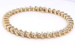 Attractive Yellow Gold 3ctw Diamond S Tennis Bracelet