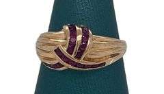 14K YELLOW GOLD RING WITH PINK STONES