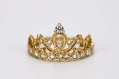 14k Yellow Gold Princess Crown w/ White CZ's Ring Size 7