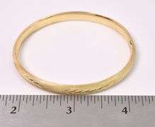 Delightful Leaf Bangle Bracelet In 14K Yellow Gold