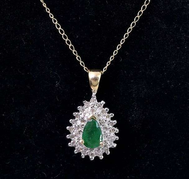 Outstanding Emerald And Diamond Pendant Necklace In Yellow Gold