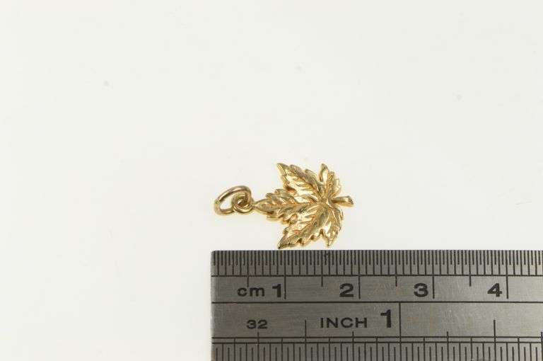 14K Yellow Gold Ornate Maple Leaf Canada Symbol Charm/Pendant