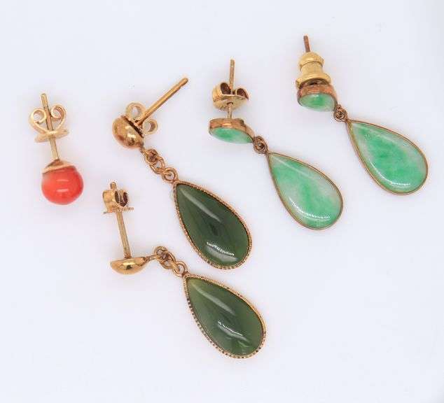 2 Pairs of Green Jade Dangle Earrings in Yellow Gold