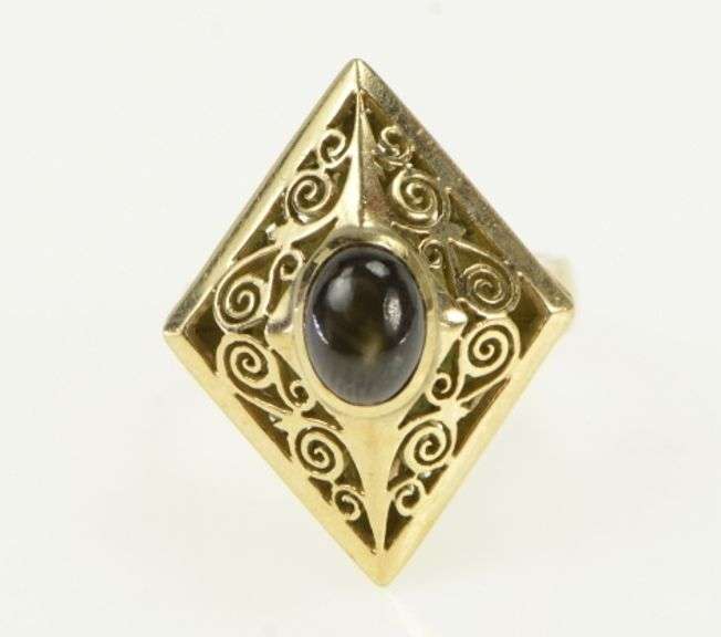 18K Yellow Gold Squared Black Star Sapphire Filigree Cocktail Ring