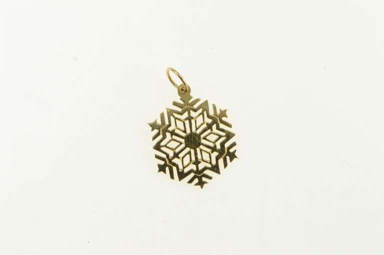 14K Yellow Gold Snow Flake Winter Motif Holiday Season Charm/Pendant