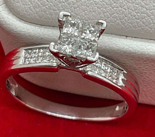 CERTIFIED  14K WHITE GOLD AND DIAMOND ENGAGEMENT RING