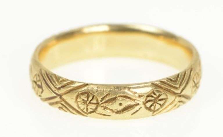 14K Yellow Gold Geometric Floral Pattern 4.9mm Wedding Band Ring