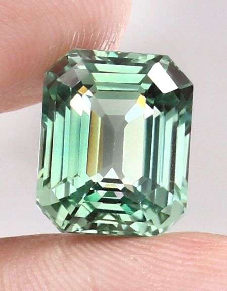 7.50 CARAT GREEN SAPPHIRE RADIANT CUT LOOSE GEMSTONE