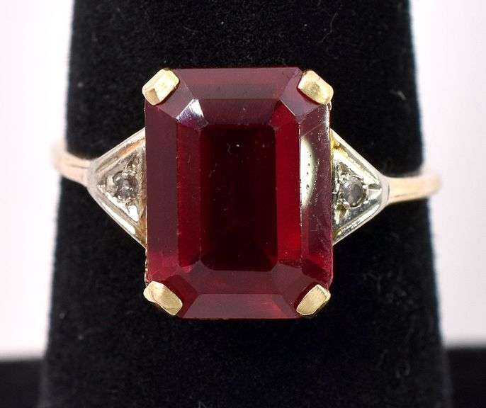 Gorgeous Synthetic Ruby And Diamond Ring In Yellow Gold