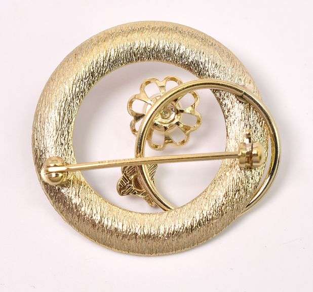 Cute Pearl Pin In 14K Yellow Gold
