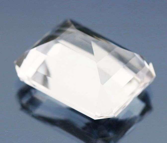Superb 23.98ct top gem grade diamond white Quartz