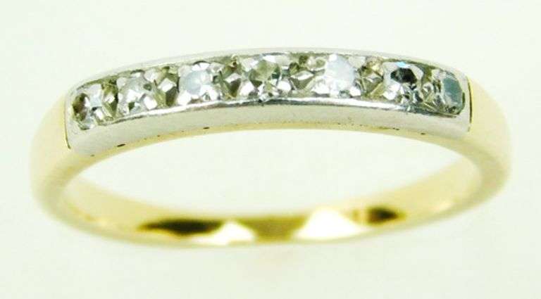 Vintage 14K Band with 7 Diamonds, Size 6