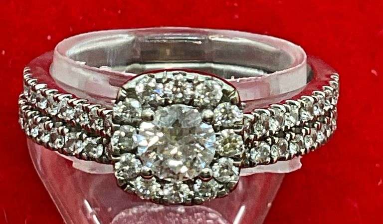 CERTIFIED 14K WHITE GOLD AND DIAMOND WEDDING SET