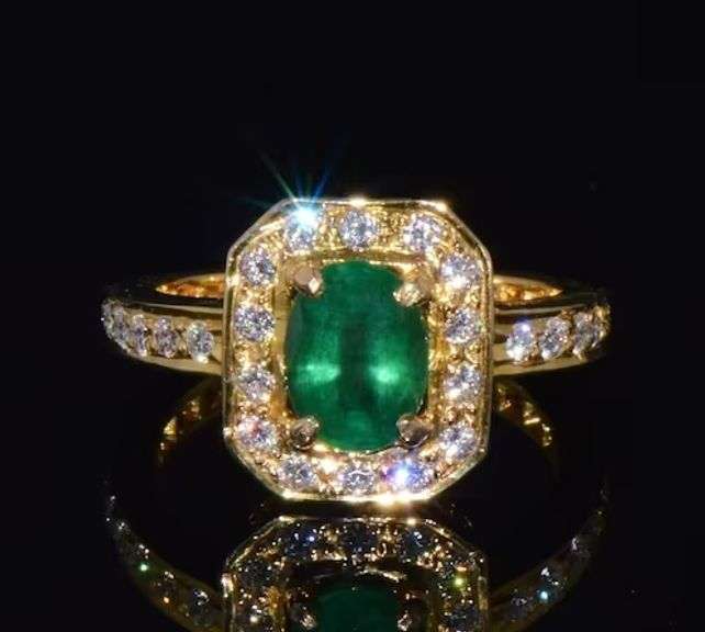 18KT SOLID YELLOW GOLD, EMERALD, & DIAMOND COCKTAIL RING