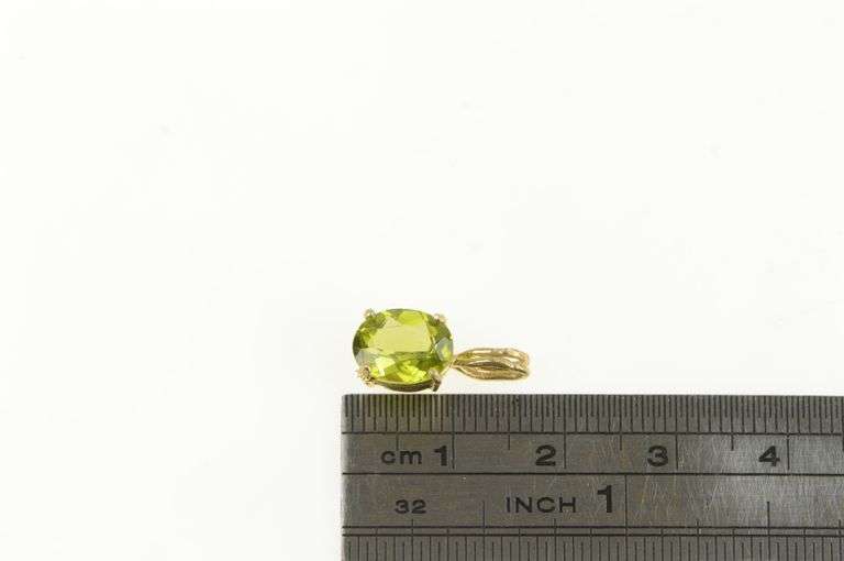 14K Yellow Gold Oval Peridot Solitaire Vintage Classic Pendant
