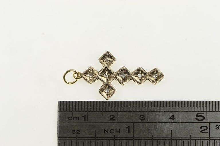 10K Yellow Gold Victorian Square Pattern Cross Pendant