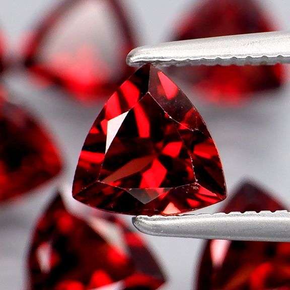 Premium 7.34ct trillion cut cherry red Garnet set