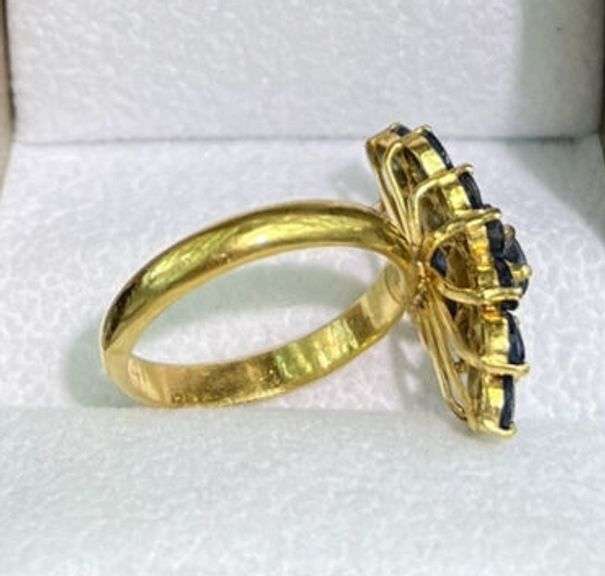 14KT SOLID YELLOW GOLD & 5.0 CARAT NATURAL BLUE SAPPHIRE COCKTAIL RING