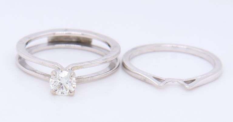 Sparkling White Gold 0.40ct Round Brilliant Cut Diamond Solitaire Wrap Ring