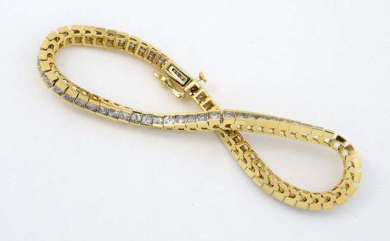 Smooth Box Link Diamond Tennis Bracelet