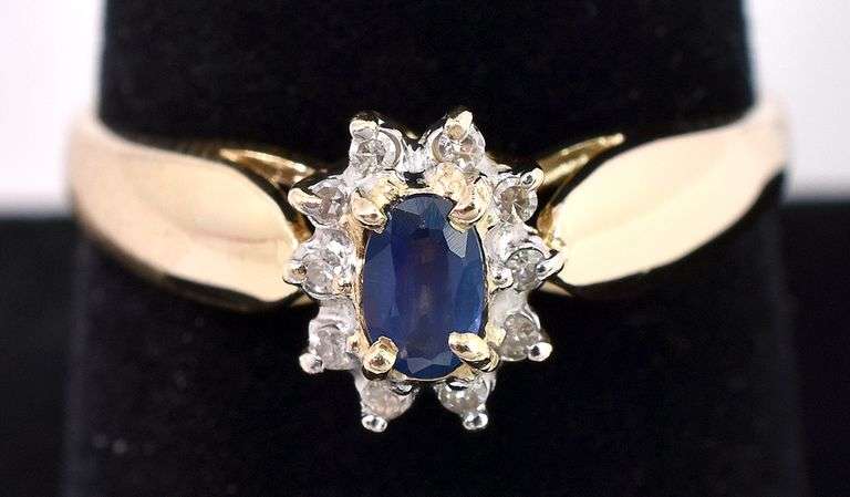 Excellent Blue Sapphire And Diamond Ring In 14K Yellow Gold