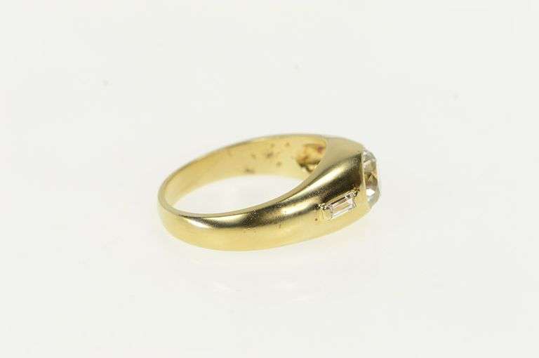 10K Yellow Gold Vintage White Sapphire Baguette Classic Ring