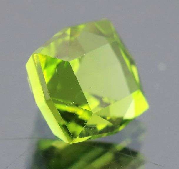 Glittering 2.84ct apple green untreated Peridot