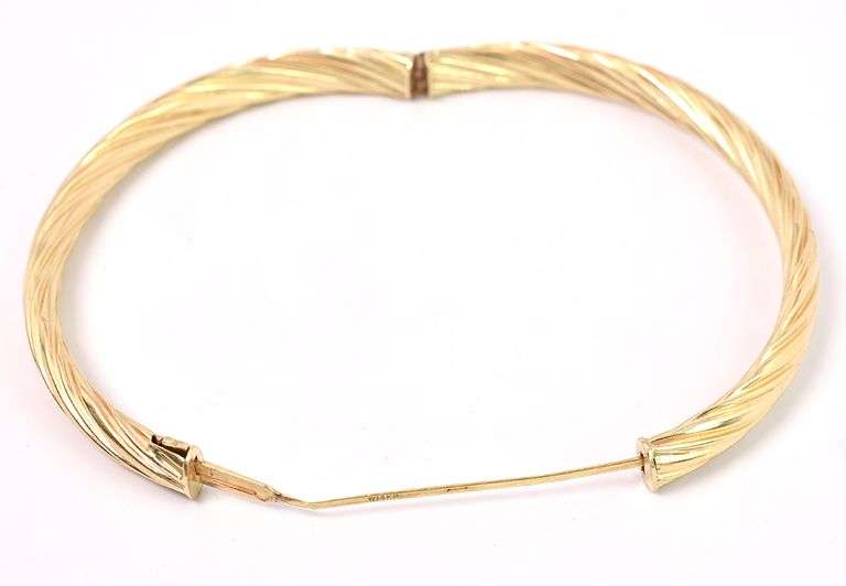Splendid Gold Hinged Bracelet In 14K Yellow Gold
