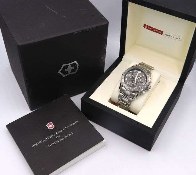 Victorinox Swiss Army Chronograpg Classic 41mm Quartz Watch