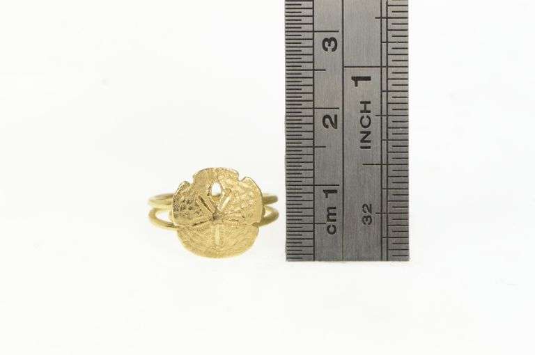 14K Yellow Gold Sand Dollar Sea Shell Ocean Motif Ring