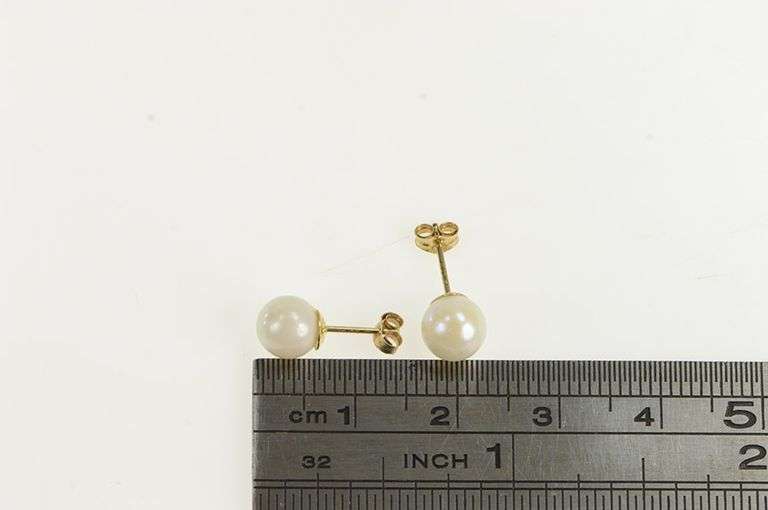 14K Yellow Gold 6.5mm Pearl Vintage Solitaire Classic Stud Earrings