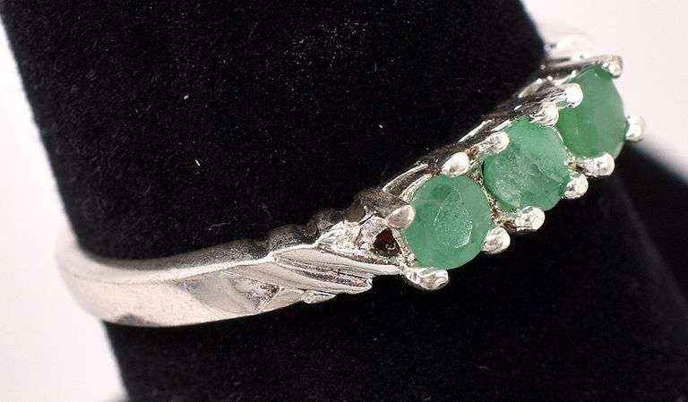 Emerald Ring In Sterling Silver