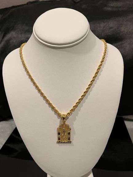 Amazing Virgin Guadelupe Mother Mary Fine Detailed 14 Kt Gold Plated Pendant