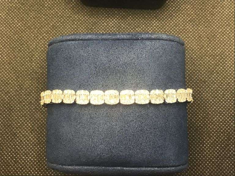 GORGEOUS 14K WHITE GOLD BAGUETTE AND ROUND BRILLIANT CUT DIAMONDS TENNIS BRACELET